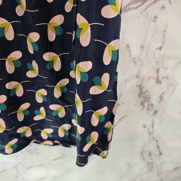 Boden Shirt Womens US 6 UK 10 Small Navy Pink Green Print Carey Blouse Short V - Picture 4 of 9